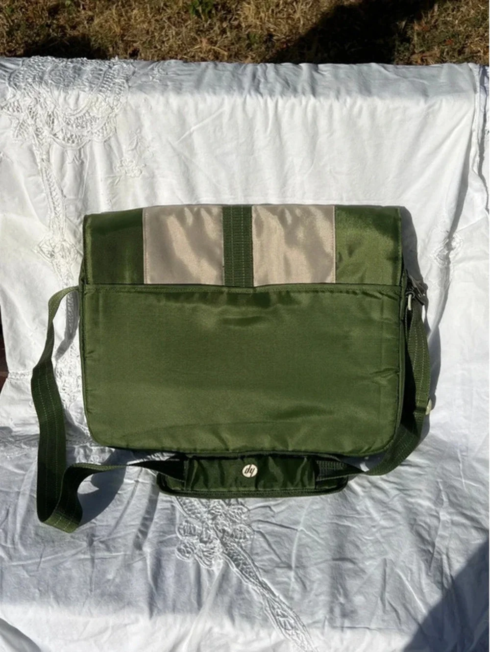 HP green and cream recycled nylon messenger laptop bag